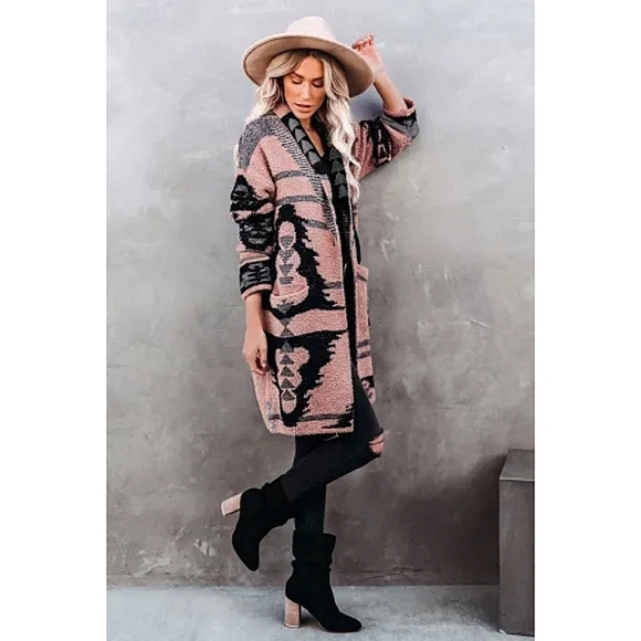 LAST ONE! Plus Size CAMERON Geometric Pink And Gray Knit Cardigan - Picture 2 of 4